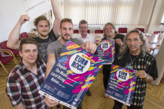 Manuel, Lukas und Tom von der Band Chapter, Thomas Krützberg - Kulturdezernent, Daniel Jung - Kulturbetriebe und Peter Bursche - Musiker und Mitorganisator der Euro Rock Reihe